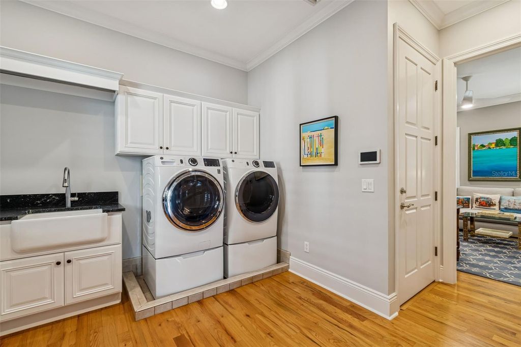 Image 71 of property listing at 4909 W SPRING LAKE DRIVE, Tampa, FL 33629