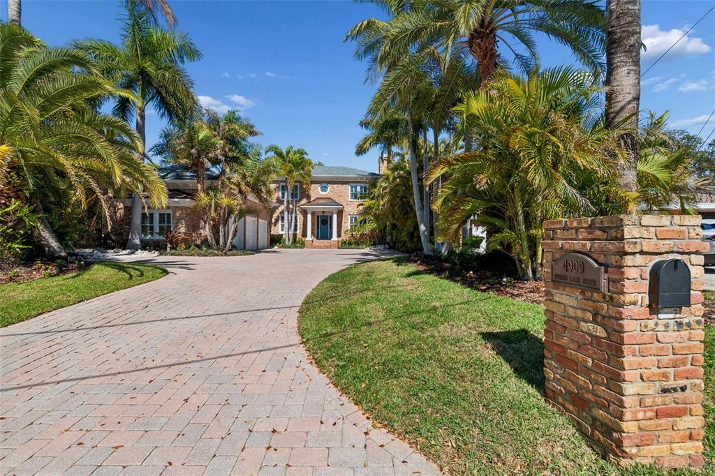 Image 85 of property listing at 4909 W SPRING LAKE DRIVE, Tampa, FL 33629