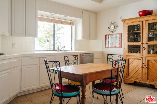 10336 Almayo Avenue 302, Los Angeles, CA 90064