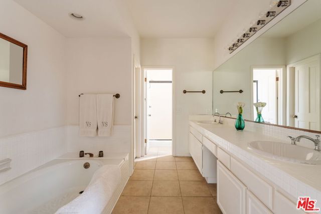 10336 Almayo Avenue 302, Los Angeles, CA 90064