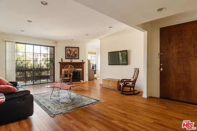 10336 Almayo Avenue 302, Los Angeles, CA 90064