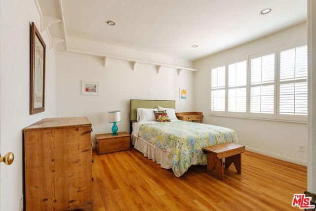 10336 Almayo Avenue 302, Los Angeles, CA 90064
