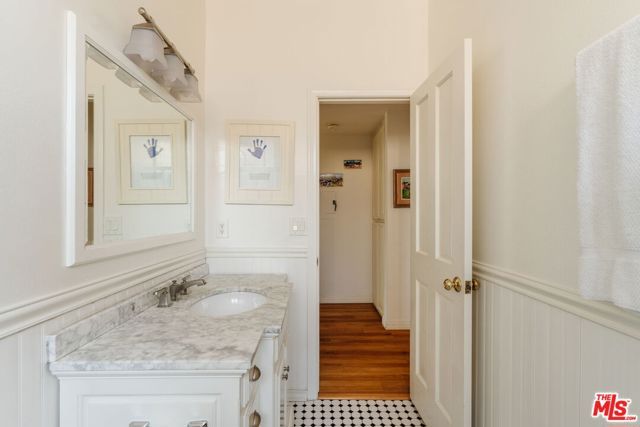 10336 Almayo Avenue 302, Los Angeles, CA 90064