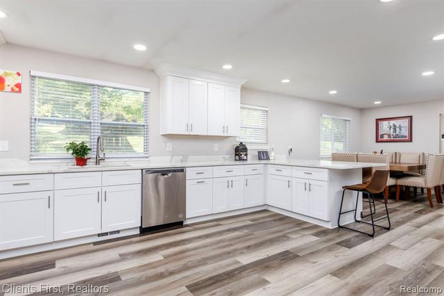 36515 Vicary Lane, Farmington, MI 48335