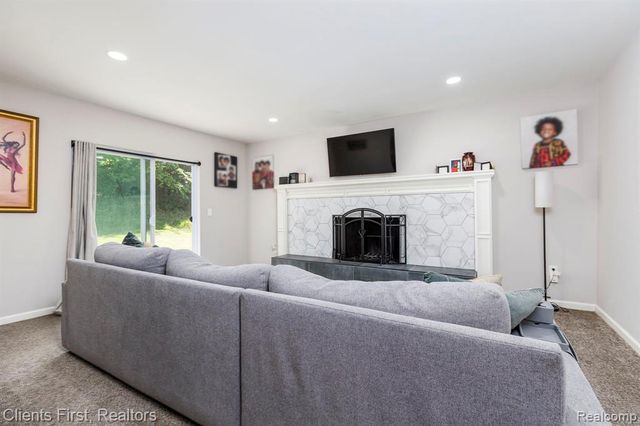 36515 Vicary Lane, Farmington, MI 48335