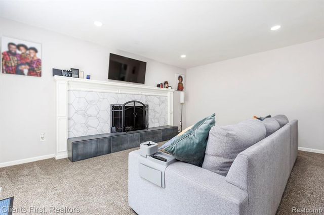 36515 Vicary Lane, Farmington, MI 48335