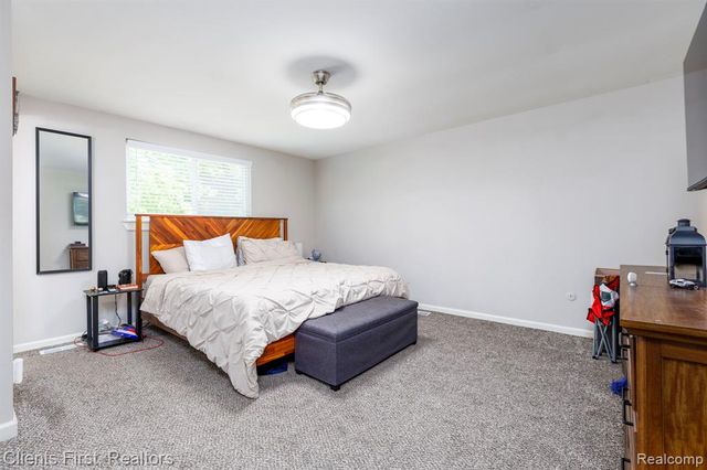 36515 Vicary Lane, Farmington, MI 48335