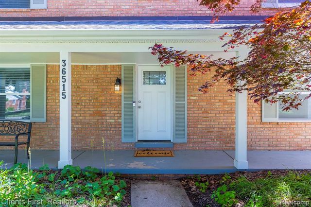 36515 Vicary Lane, Farmington, MI 48335