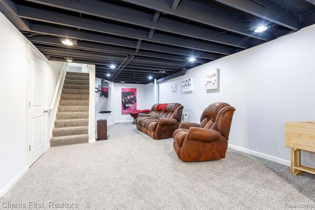 36515 Vicary Lane, Farmington, MI 48335