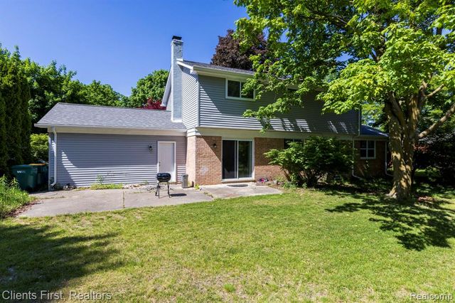 36515 Vicary Lane, Farmington, MI 48335