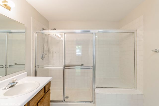 1412 W Crane Street 1, Arlington Heights, IL 60004