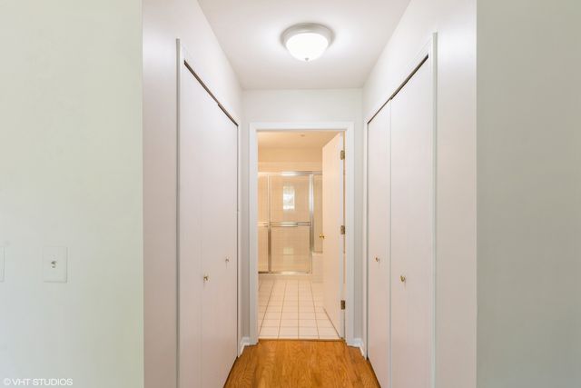 1412 W Crane Street 1, Arlington Heights, IL 60004