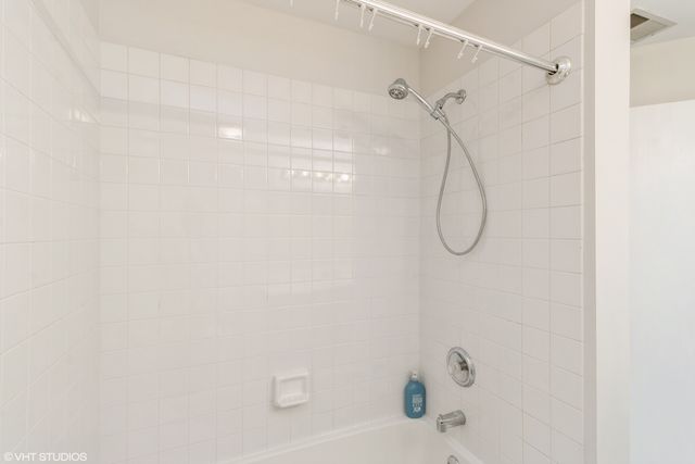 1412 W Crane Street 1, Arlington Heights, IL 60004