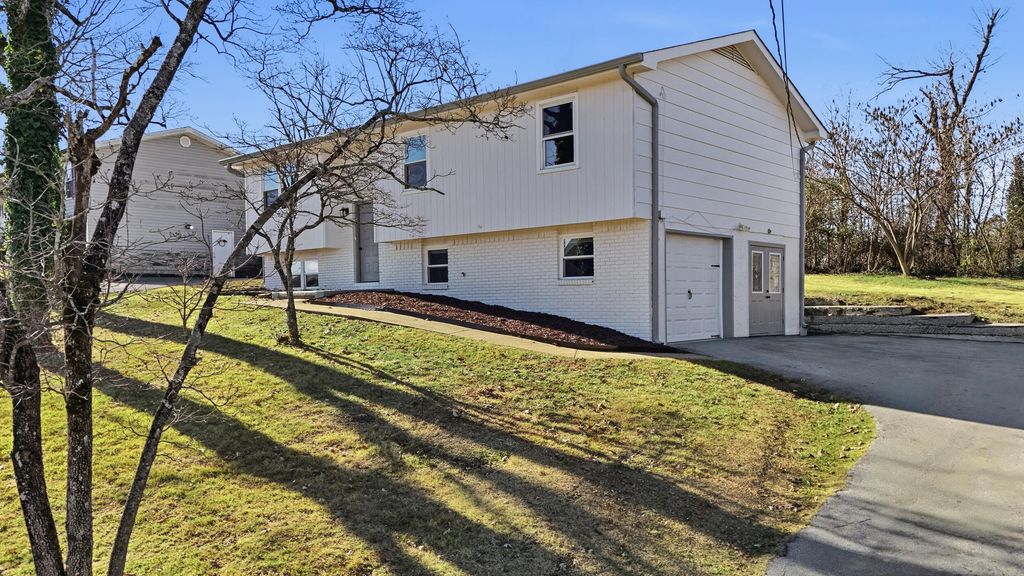 4011 Shady Oak Drive, Ooltewah, TN 37363