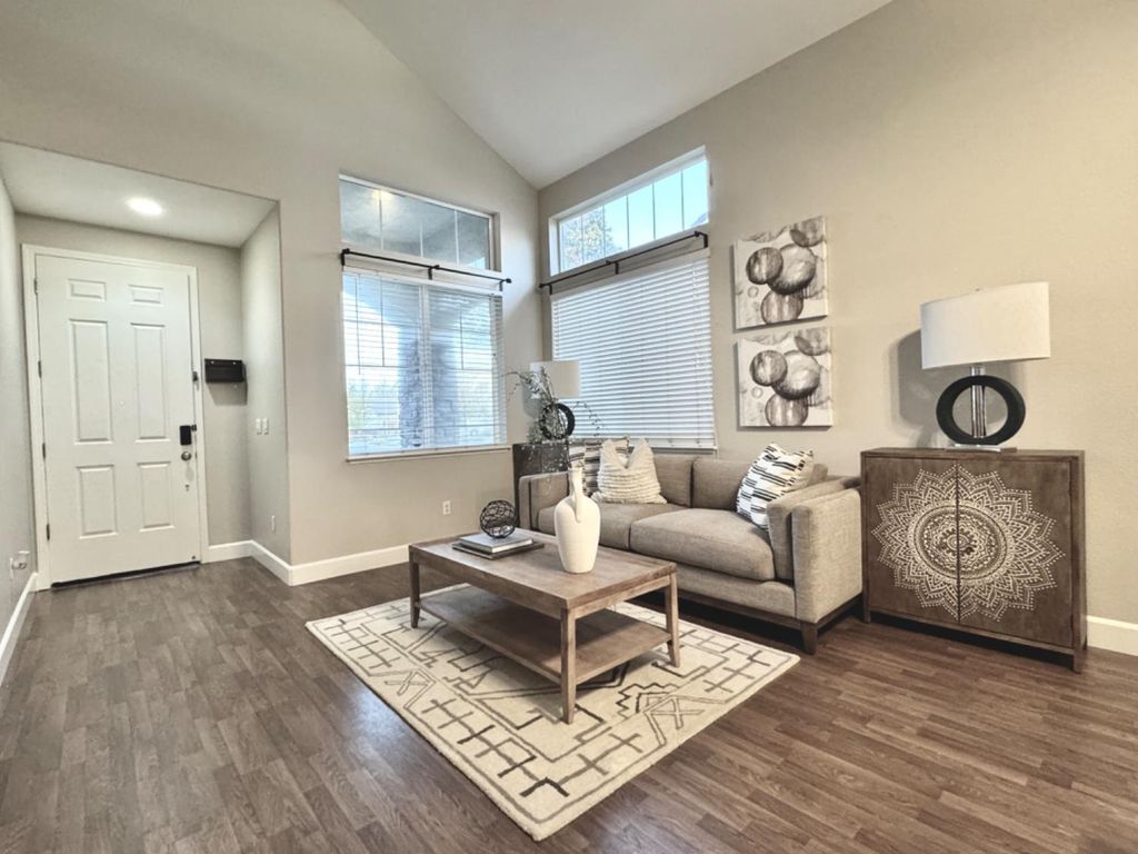 1497 Greenbrier Rd, West Sacramento, CA 95691