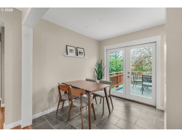 5921 Sw 45TH Ave, Portland, OR 97221