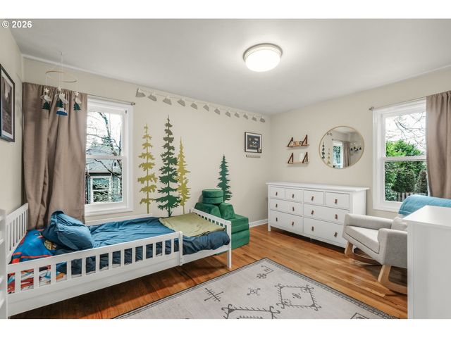 5921 Sw 45TH Ave, Portland, OR 97221