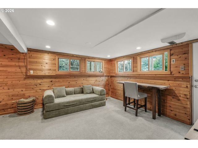 5921 Sw 45TH Ave, Portland, OR 97221