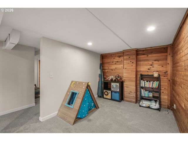 5921 Sw 45TH Ave, Portland, OR 97221