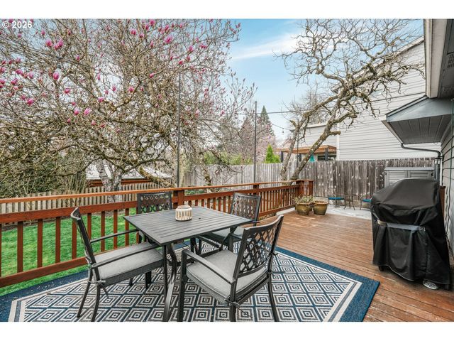 5921 Sw 45TH Ave, Portland, OR 97221