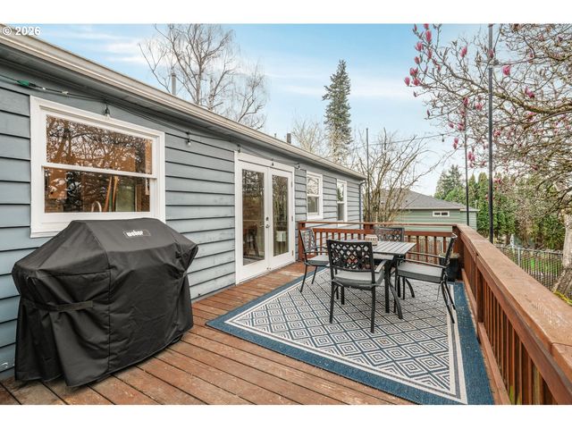 5921 Sw 45TH Ave, Portland, OR 97221