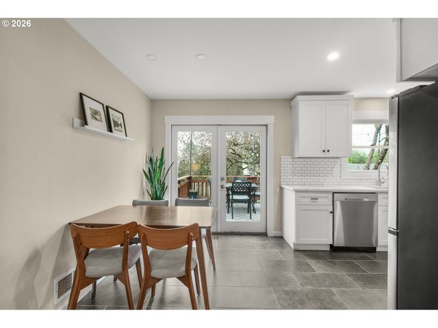 5921 Sw 45TH Ave, Portland, OR 97221