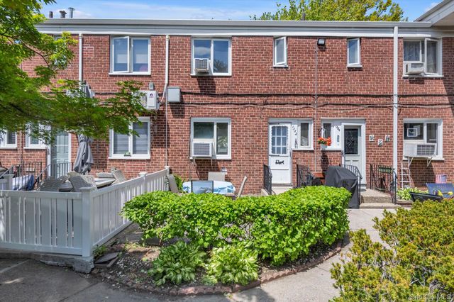 13-52 Bell Boulevard 215, Bayside, NY 11360