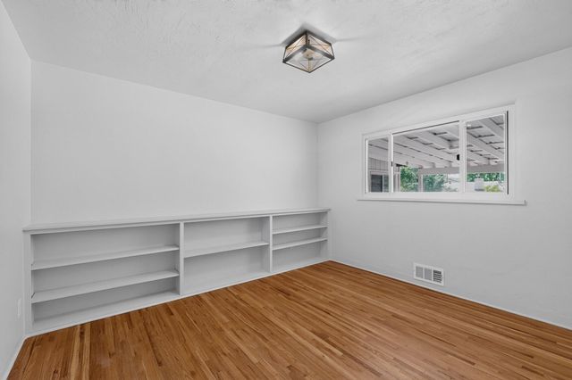 1305 Chama Street NE, Albuquerque, NM 87110