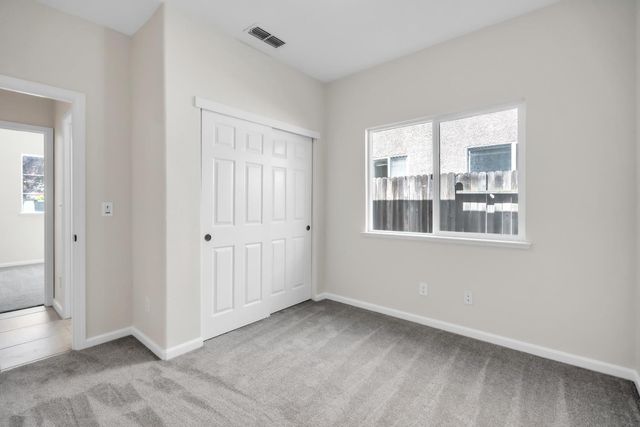 1650 Grey Bunny Dr, Roseville, CA 95747