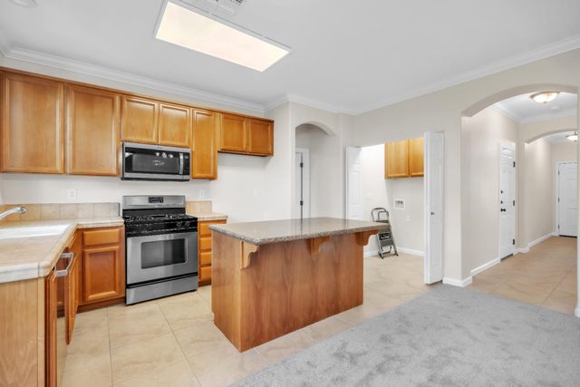 1650 Grey Bunny Dr, Roseville, CA 95747