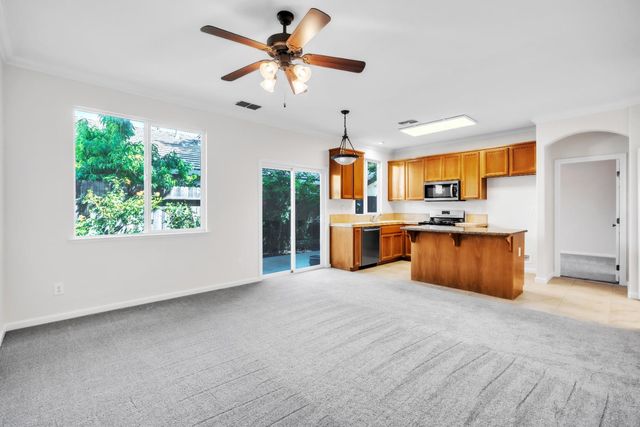 1650 Grey Bunny Dr, Roseville, CA 95747