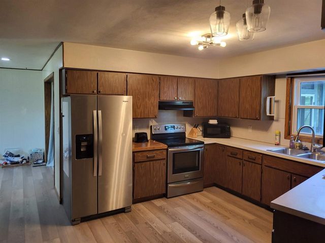223 E Wisconsin Avenue, Monticello, WI 53570