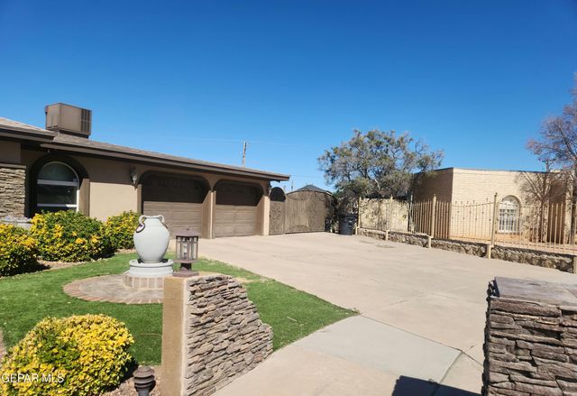 14800 KINGSTON DR Road, Horizon City, TX 79928