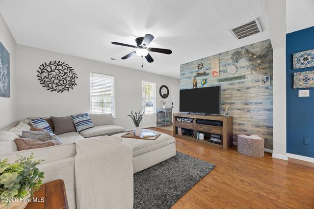 10023 Winding Branches Drive SE, Belville, NC 28451