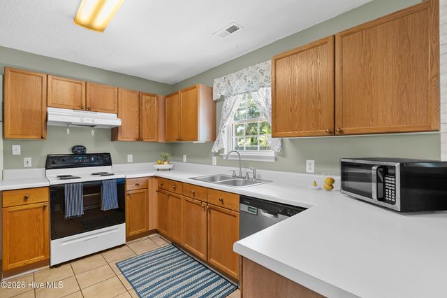 10023 Winding Branches Drive SE, Belville, NC 28451