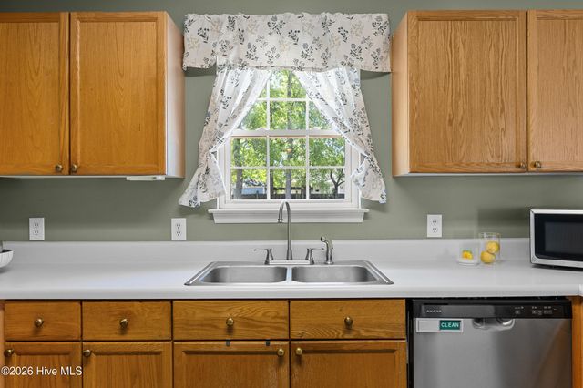 10023 Winding Branches Drive SE, Belville, NC 28451