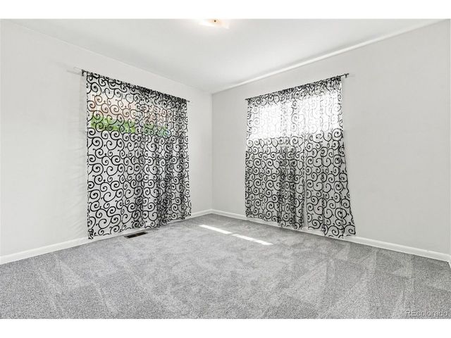 9231 Clayton St, Thornton, CO 80229
