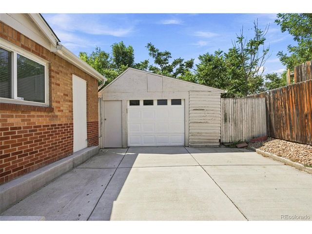 9231 Clayton St, Thornton, CO 80229