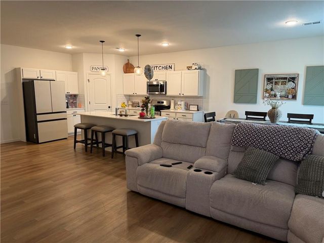 3060 NW 96th Street, Kansas City, MO 64154