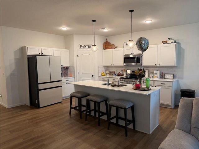 3060 NW 96th Street, Kansas City, MO 64154