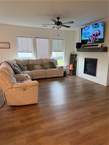 3060 NW 96th Street, Kansas City, MO 64154