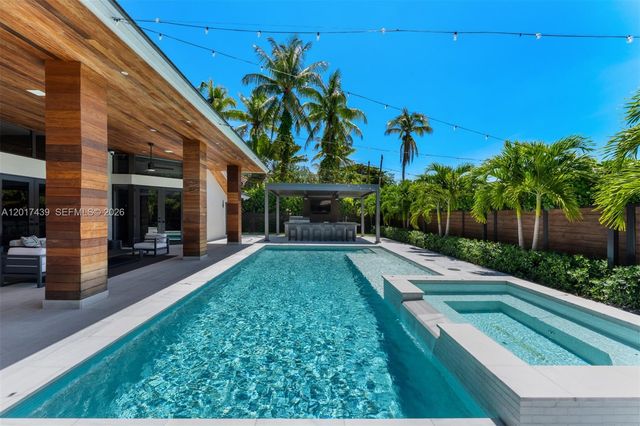 10040 SW 124th St, Miami, FL 33176