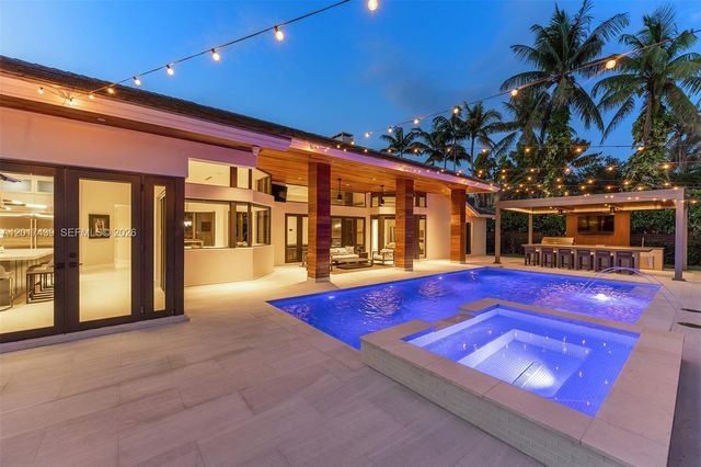 10040 SW 124th St, Miami, FL 33176