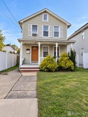 521 E 2nd Street E, Bound Brook, NJ 8805