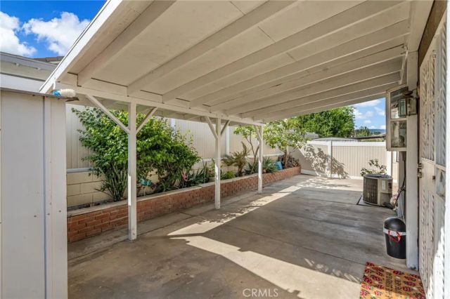 569 Award Drive, Colton, CA 92324