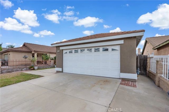 569 Award Drive, Colton, CA 92324