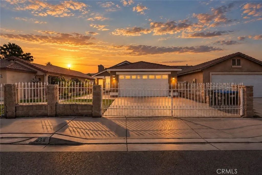 569 Award Drive, Colton, CA 92324