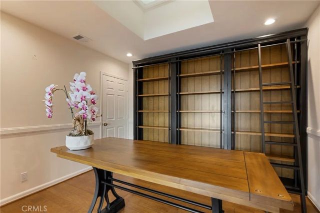 3737 Debstone Ave, Sherman Oaks, CA 91423