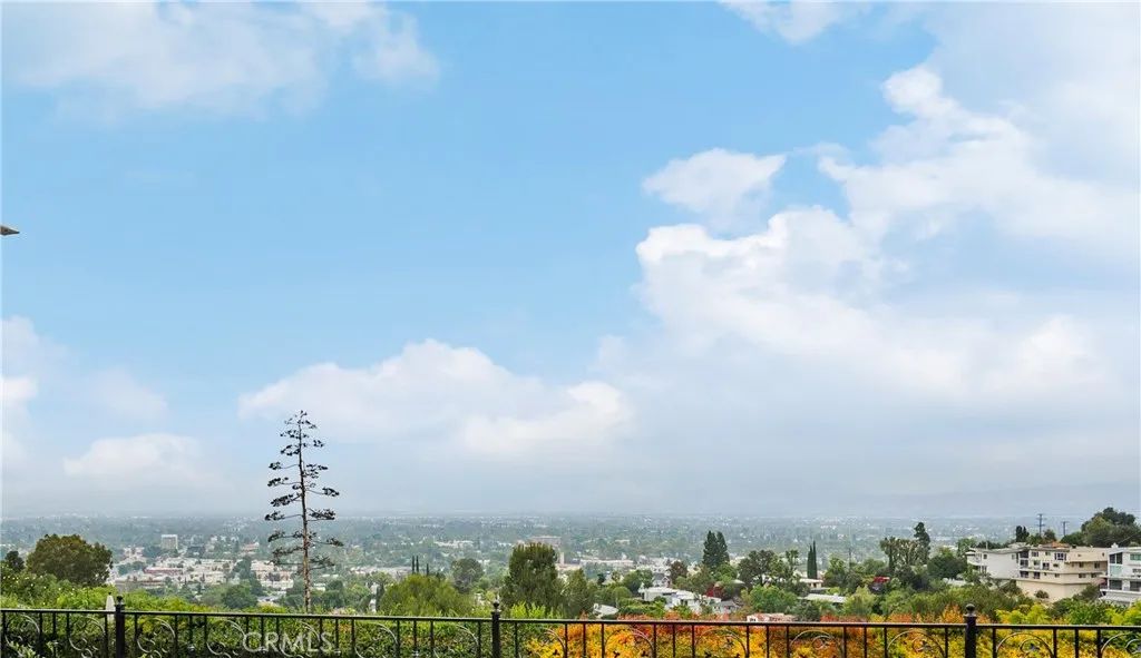 3737 Debstone Ave, Sherman Oaks, CA 91423