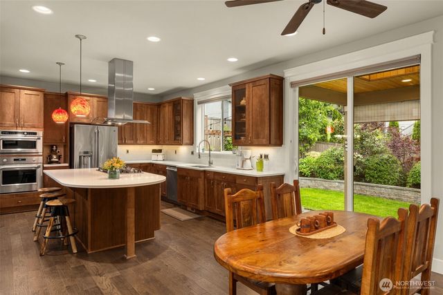 22997 SE 52nd Street, Issaquah, WA 98029